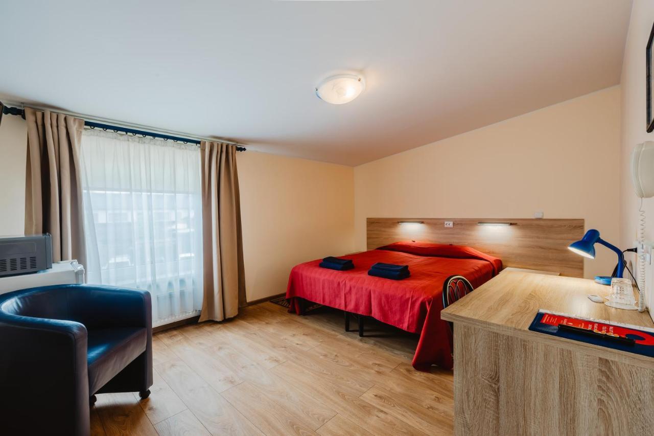 Aleksandri Hotel Tartu Esterno foto