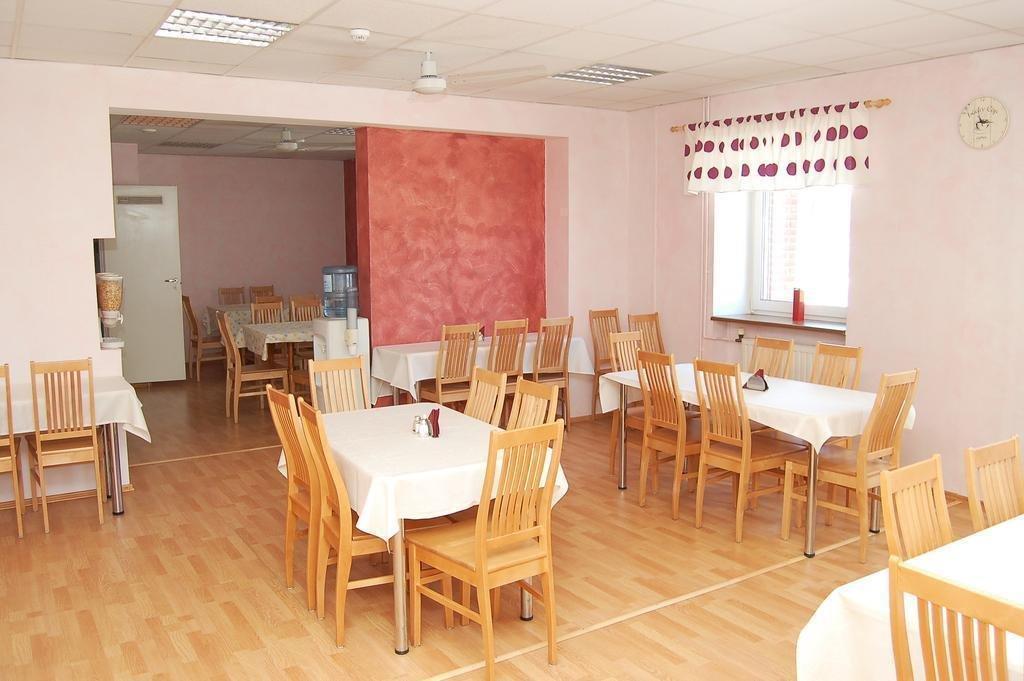 Aleksandri Hotel Tartu Esterno foto