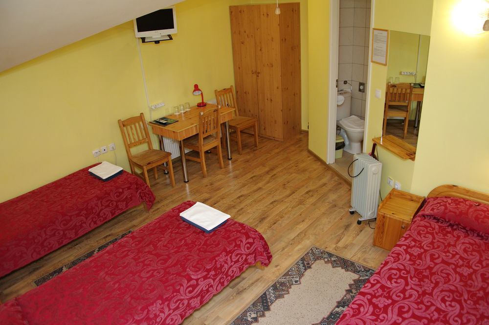 Aleksandri Hotel Tartu Esterno foto